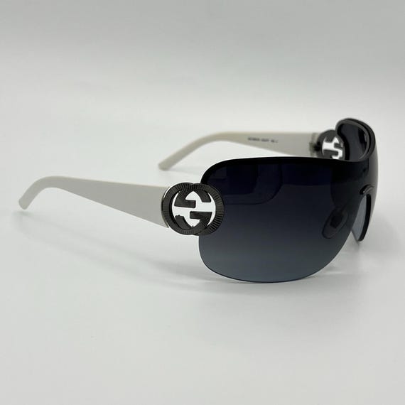 Gucci ovesized wrap vintage Y2K Shield Sunglasses in white and Gray Gradient Gucci Sunglasses Made in Italy Gradient Lenses Wrap Shield  main image 3