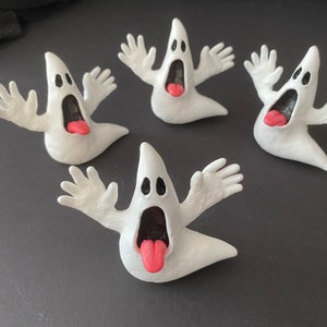 Terrible Toy cartoon ghost sculpture "Ollie"