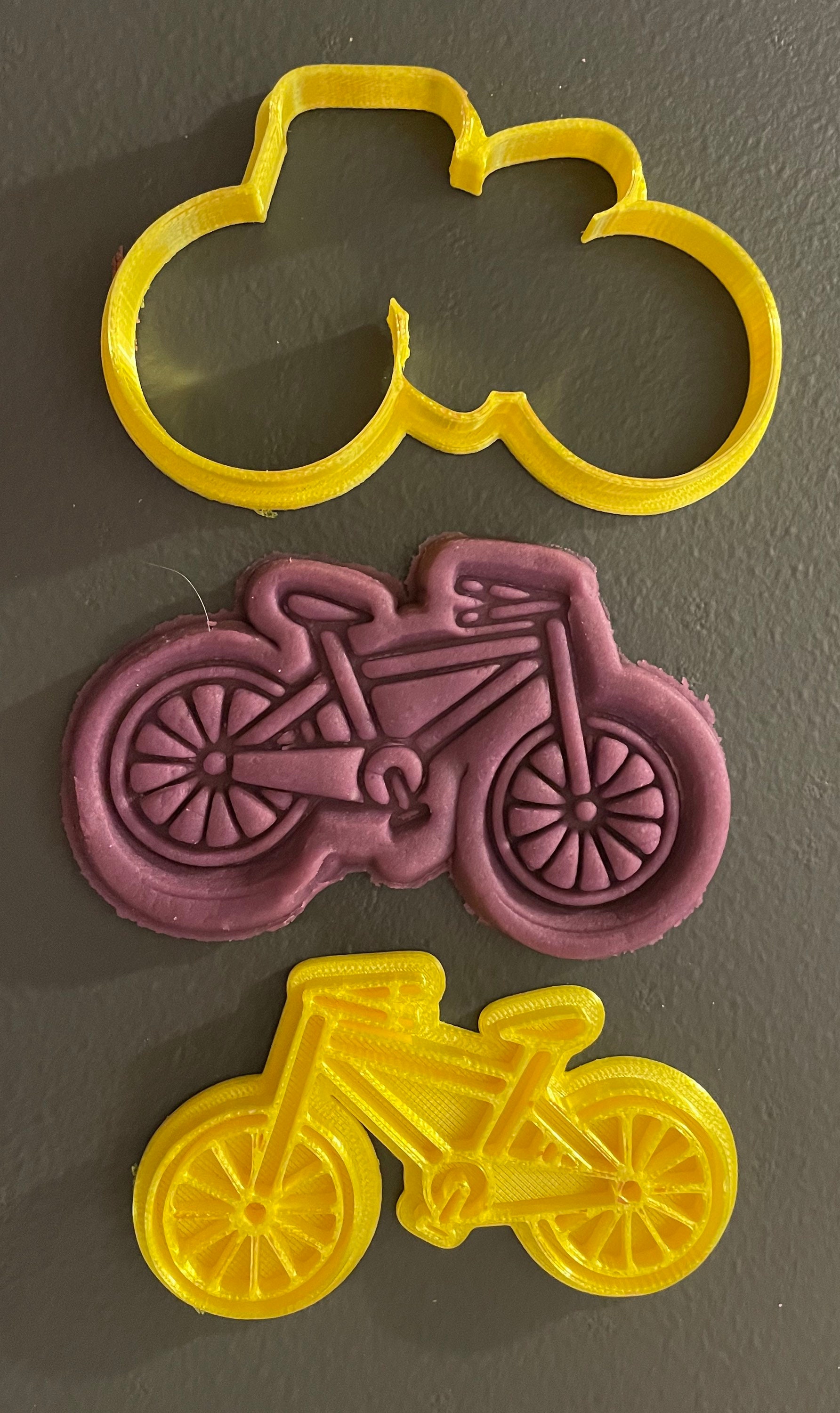 | à l'emporte-pièce de vélo cookies cadeau d'anniversaire | cadeaux pour enfants presse argile et fondant cadeau votre ami passionné obtenez-le