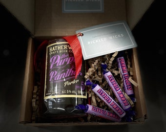 Bougie bouteille de bière Porter Panther pourpre avec violettes de Parme | Cadeau Saint-Valentin | Cadeau homme | cadeau de bougie