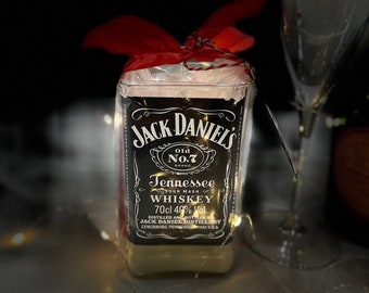 Bougie bouteille Jack Daniel’s parfumée à la rhubarbe sauvage et à la menthe | Cadeaux pour hommes | Cadeau de la Saint-Valentin | Cadeau de whisky | 21e cadeau