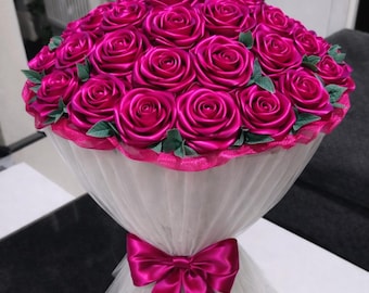 Ramo de rosas de satén hecho a mano, arreglo floral grande, regalo envuelto en tul, ramo de boda, varios colores.