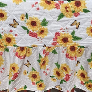 Butterflies & Sunflower Quilted Bed Cover - 80s Springtime Theme Coverlet