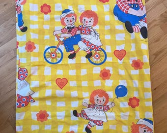Vintage WANSUTTA ULTRACALE Raggedy Ann Andy Twin Sheet Flat Single Bed Yellow Fabric Material Bobbs-Merrill Company