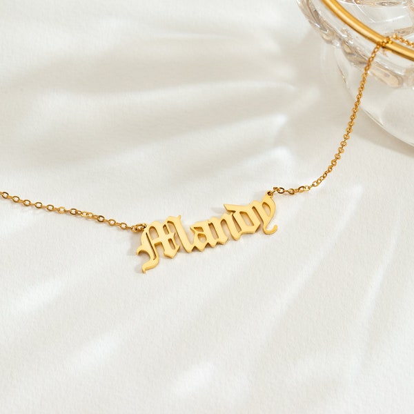 Collar de nombre inglés antiguo, collar de nombre de estilo gótico personalizado, colgante inglés antiguo, fuente gótica, collar de placa de identificación, regalo de joyería, regalo de Navidad