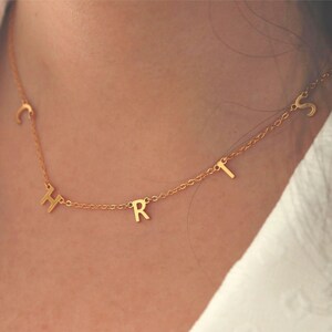 Collar con letra personalizada, collar con inicial, collar con nombre personalizado, joyería minimalista, regalo para madres, regalo de cumpleaños para mujeres, regalo para ella