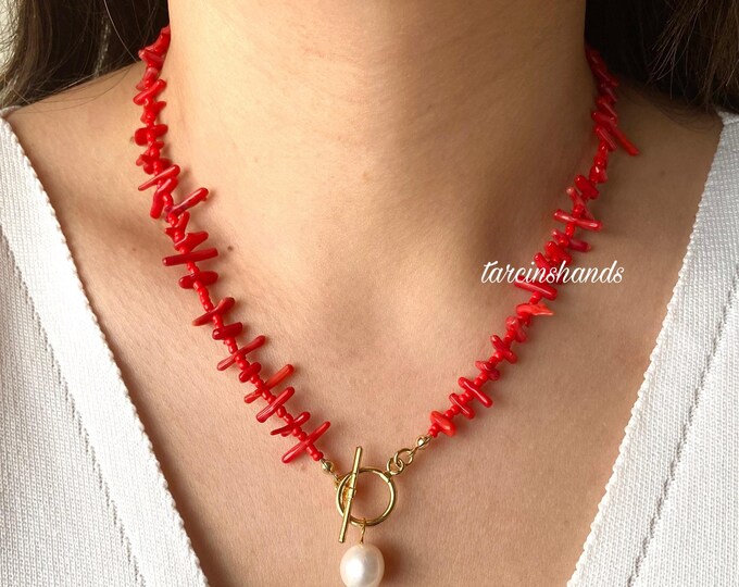 Natural Red Coral Pearl Gold Toggle Necklace, Beaded Coral Pearl Pendant Necklace with T Bar Clasp,Red Semi Precious Stone Necklace