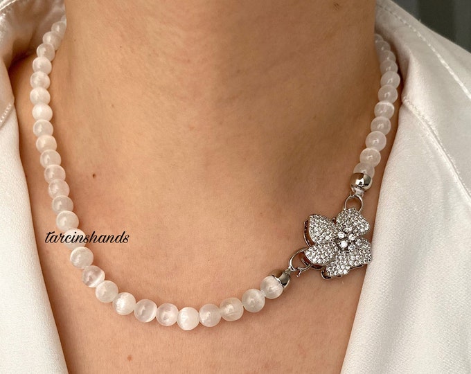 Selenite Silver Plated Flower Interlocking Clasp Necklace, Dainty White Gemstone Silver Necklace , Beaded Selenite Necklace , Gift For Women