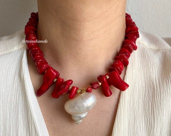 Red coral necklace with sea shell pendant , shell necklace , chunky coral necklace , natural stone summer jewelry , beaded coral necklace