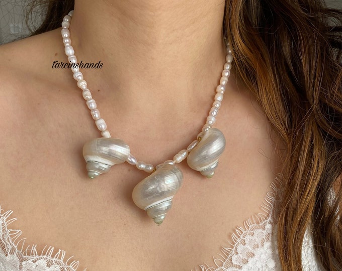 Turbo Shell Freshwater Pearl Necklace , chunky shell necklace , summer pearl necklace , large shell necklace , shell pendant