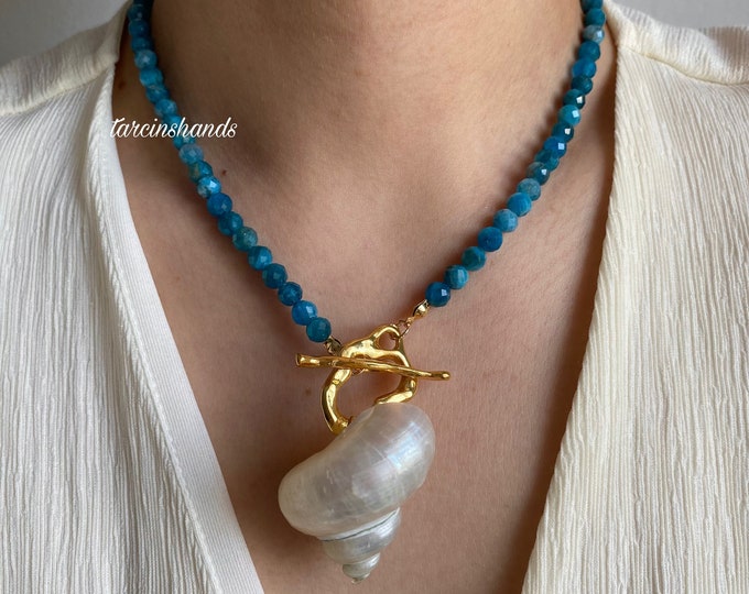 Apatite gold toggle necklace with seashell pendant , seashell necklace , unique gemstone necklace , natural stone necklace , summer necklace