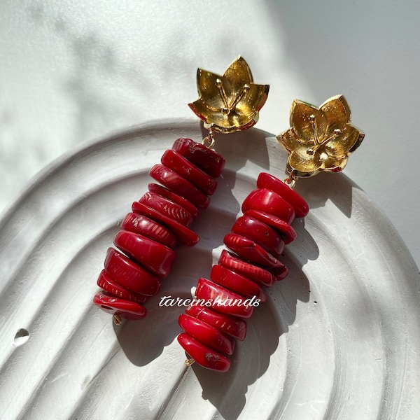 Red coral flower gold plated earrings , chunky coral earrings , beaded raw coral earrings , red and gold earrings , summer jewelry gift idea