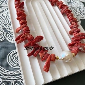 Red Coral Necklace Bohemian Style Gold Plated Necklace with Unique and Natural Red Coral and Baroque Pearl Pendant zdjęcie 5