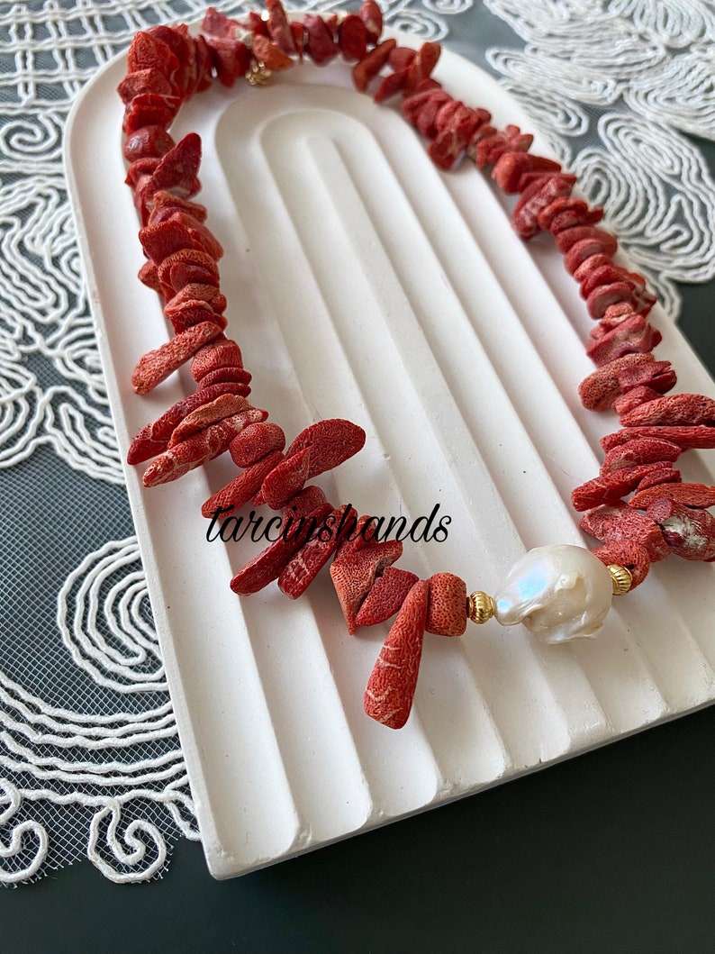 Red Coral Necklace Bohemian Style Gold Plated Necklace with Unique and Natural Red Coral and Baroque Pearl Pendant zdjęcie 5