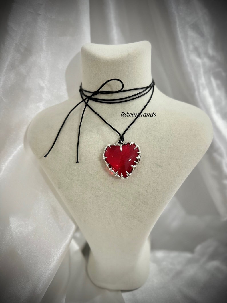 Spiky heart necklace red glass heart pendant necklace , gothic heart necklace , chunky heart necklace , cybery2k jewelry zdjęcie 1