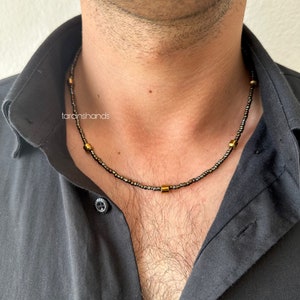 Collar de hematita de oro para hombres y cuentas de semillas que reflejan el color hechas a mano Regalo para él Collares para hombres imagen 1