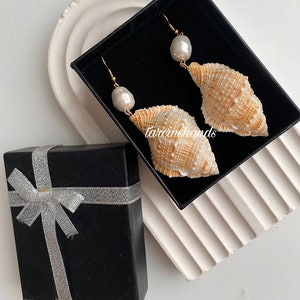 Bring the Beach Vibes Everywhere with Our Natural Seashell and Mallorca Pearl Earrings Perfect for a Shells Gift-Stud EarringsJewelry zdjęcie 8