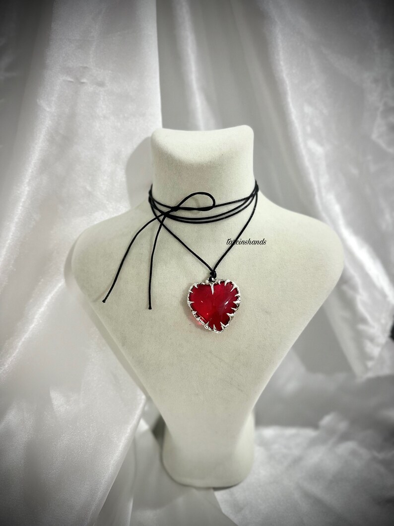 Spiky heart necklace red glass heart pendant necklace , gothic heart necklace , chunky heart necklace , cybery2k jewelry zdjęcie 2