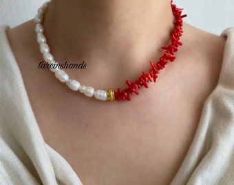 Half rood koraal staaf koraal halve parel vergulde ketting - verjaardagscadeau, cadeau voor haar - rood koraal met parelketting