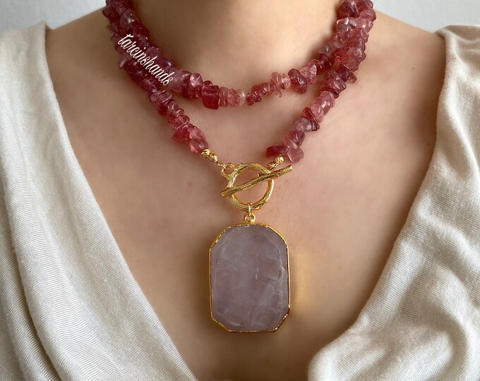 Strawberry Quartz Gold Toggle T-Bar Multistrand Necklace with Pink Quartz Pendant - Chunky Boho Jewelry Anniversary Gifted Gift İdea For Her
