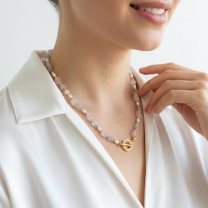 ローズクォーツアクアマリンパールネックレス、ゴールドメッキトグル留め、17インチ