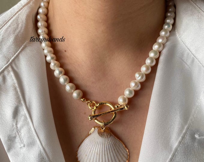 Freshwater Pearl Gold Toggle Necklace with Natural Shell Pendant,Unique Pearl Beach Bridal Necklace,Mermaid Necklace,Shell Pearl Necklace