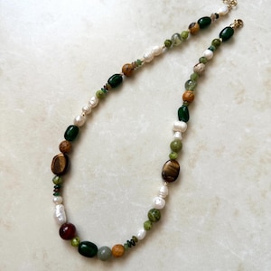 Erdige Edelstein Perlenkette: Vergoldeter Boho Schmuck