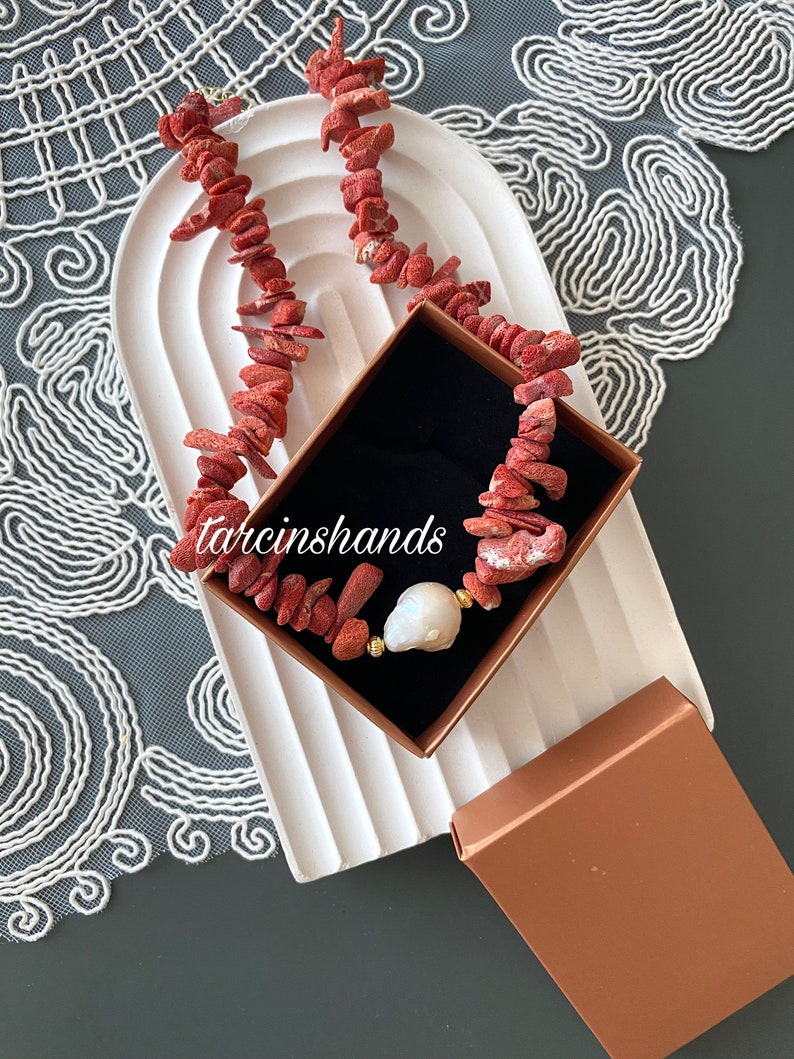 Red Coral Necklace Bohemian Style Gold Plated Necklace with Unique and Natural Red Coral and Baroque Pearl Pendant zdjęcie 6