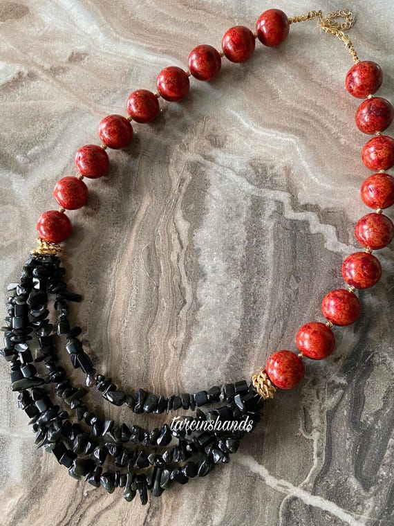 天然珊瑚 多重ネックレス 薄ピンク色の天然珊瑚 彫刻ペンダント多重