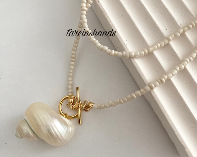 Natural shell seed bead gold toggle necklace , sea shell necklace , mermaidcore jewelry , aesthetic necklace , summer bead necklace
