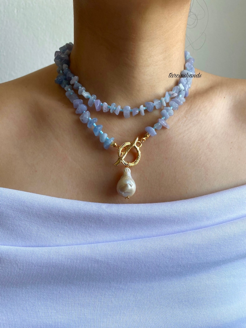 Boho Chic Semi-Precious Stone Choker Necklace with Baroque Pearl Pendant and Gold-Tone Clasp - Artisanal Blue and Purple Gemstone Beaded Jewelry