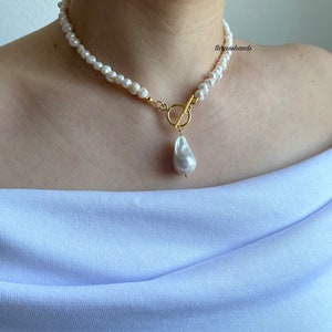 Unique Baroque Pearl Gold Toggle Pendant: Bridal Bridesmaid Necklace, Anniversary Special Gifts for Her image 3