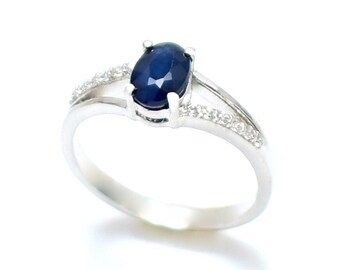 Beautiful Blue Sapphire Ring, 100% Natural Sapphire Ring, 925 Sterling Silver Oval Sapphire Ring, Wedding Ring, Engagement Ring PSR-19