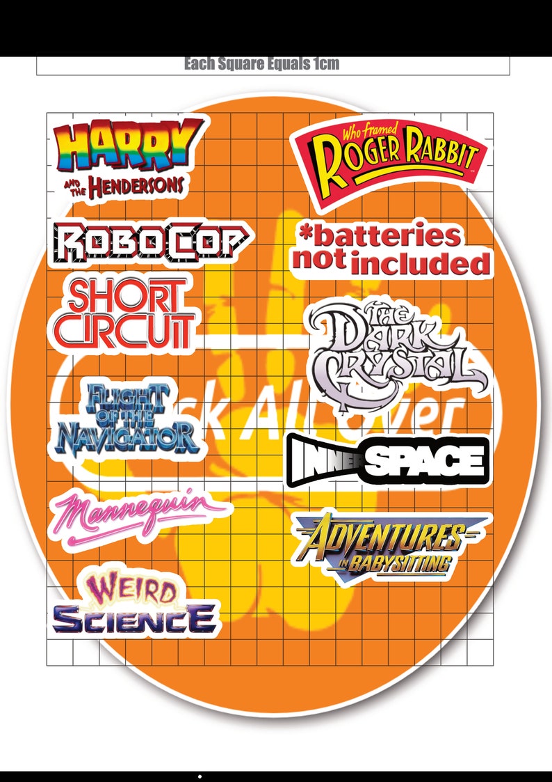 K&ouml;nnte beinhalten: Eine Sammlung von 10 Kinofilmen-Stickern auf orangefarbenem Hintergrund mit einem Rastermuster. Die Sticker zeigen Titel wie "Harry und die Hendersons", "Robocop", "Kurzschluss", "Flug durch die Zeit", "Mannequin", "Wundersame Wissenschaft", "Wer hat Roger Rabbit gerahmt?", "*Batterien nicht enthalten", "Der dunkle Kristall" und "Innerspace".