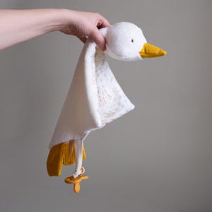 Personalized goose pacifier lovey Châteaucore style. Goose stuffed animal for babies. Baby comforter blanket. 1 year old gift.