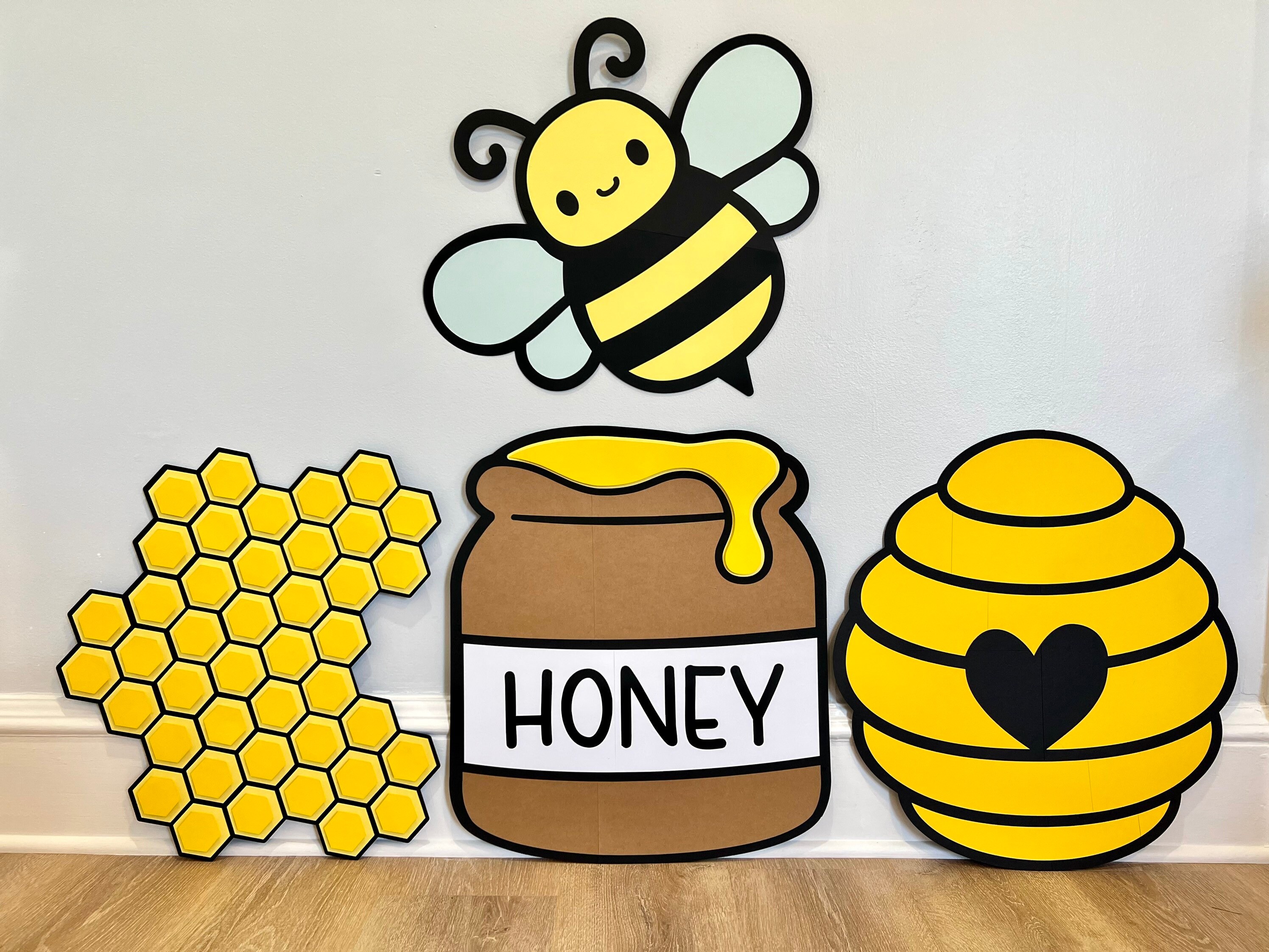Bee Party Decoration Set of 1, Large Paper Honey Bee Paper Bee Giant Qween  Beee Prop, Customize Colors 