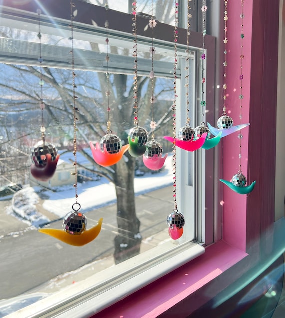 Disco Snail Figurine Suncatcher, Dopamine Decor, Rainbow Snail Figurine, Neon Home Decor, Kawaii Decor, Sun Catcher Window Figurine, Funky