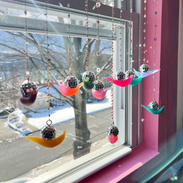 Disco Snail Figurine Suncatcher, Dopamine Decor, Rainbow Snail Figurine, Neon Home Decor, Kawaii Decor, Sun Catcher Window Figurine, Funky