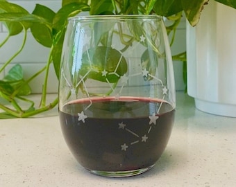 Zodiac Etched Stemless Wine Glass: Constellation Design, 15 oz