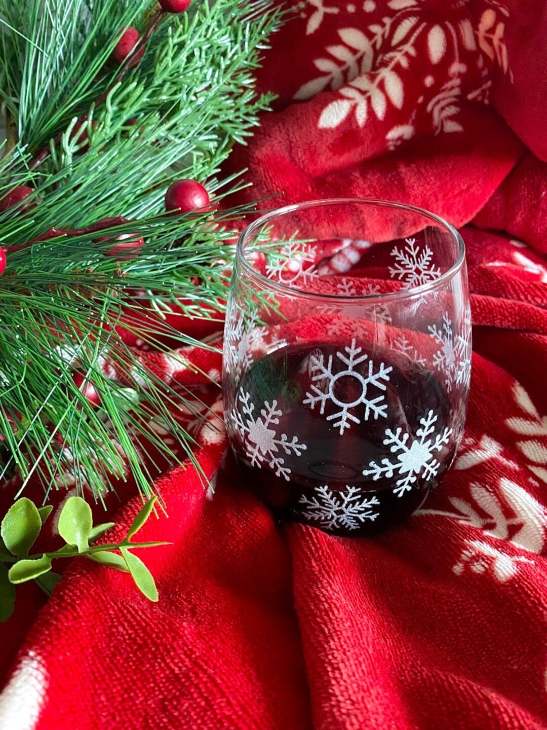Snowflake Wine Glass, Holiday Glass, Snowflake Cup, Stemless Wine Glass