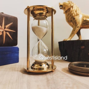 Sand Timer Brass Vintage Style Hourglass Beautiful Housewarming Decorative Gifting Item, Minimalist, Christmas Gift