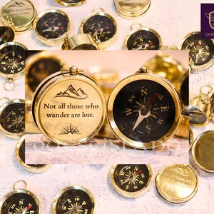 Wanderlust Mini bússola de latão com gravuras inspiradoras Lote de bússola Item colecionável Presente de amor, Natal, presente de tema de casamento de aventura