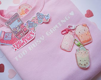 ゲーマーガールバンドル - ピンクのクルーネック、かわいいドリンクキーホルダー、ホログラフィックステッカーパック