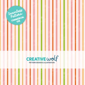Puede incluir: Un diseño de patrón sin costuras con rayas verticales en tonos rosa, naranja, verde y amarillo sobre un fondo rosa claro. Un círculo turquesa con el texto "Seamless Pattern COMMERCIAL USE" está en la esquina superior izquierda. El texto "CREATIVE WOLF PATTERN DESIGN & ILLUSTRATION" está en la parte inferior.