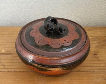 Studio Keramik Deckelschale, Hand geworfen, Rost Kupfer Schwarz Glasur, Keramikgefäß