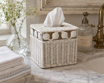 Vintage White Wicker Shell Tissue Box Cover Coastal Cottage Bathroom Decor 80s