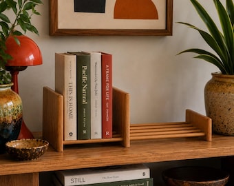 Vintage moderne eikenhouten desktop boekenrek uit het midden van de eeuw, uitbreidbare boekenplank met lat