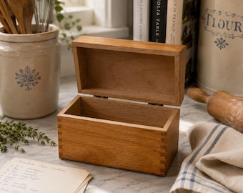 Vintage Hedberg Co eikenhouten receptendoos No353 zwaluwstaart scharnierend deksel keukenopberger
