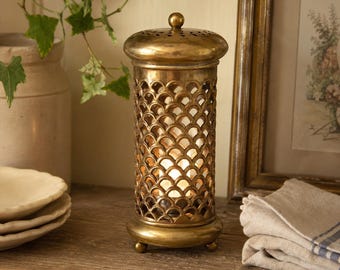 Lámpara de hadas vintage de latón con recorte festoneado para velas votivas e inserto de vidrio