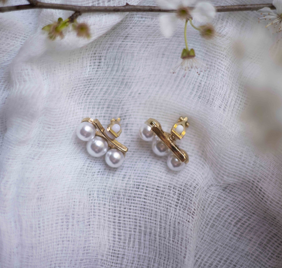 Clip on Earrings Dainty Clip Ons PEARL Clip on Earrings - Etsy